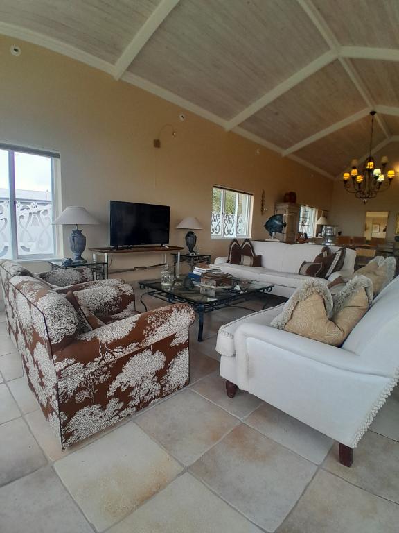 To Let 5 Bedroom Property for Rent in Lower Robberg Western Cape